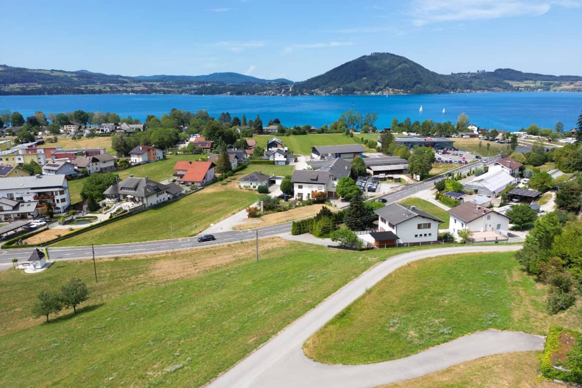 Rarität in Weyregg am Attersee – Baugrundstück mit phänomenalem Seeblick