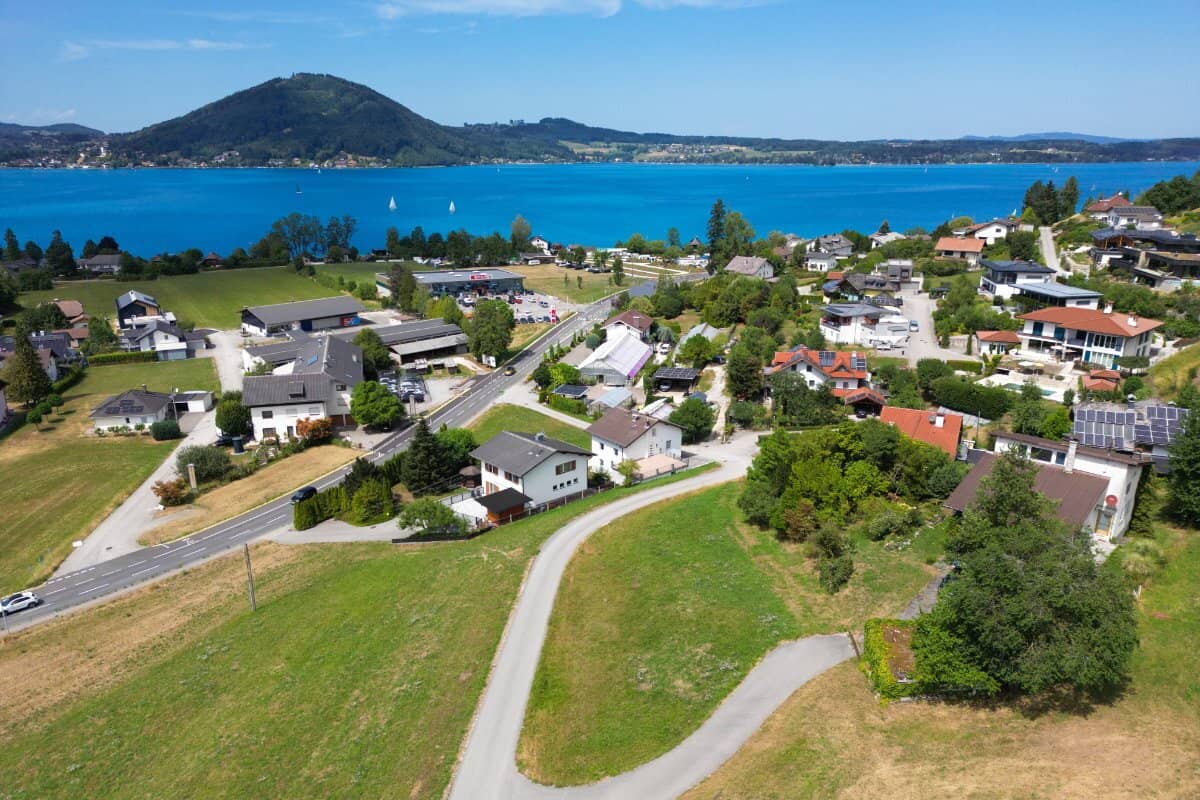 Rarität in Weyregg am Attersee – Baugrundstück mit phänomenalem Seeblick