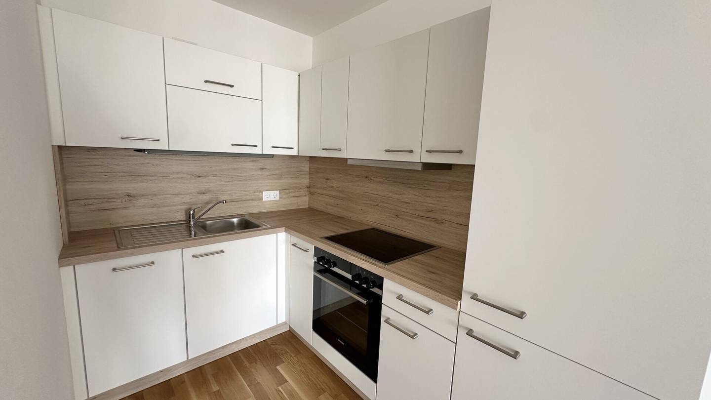 Modern 2-room apartment with balcony commission-free - near U2