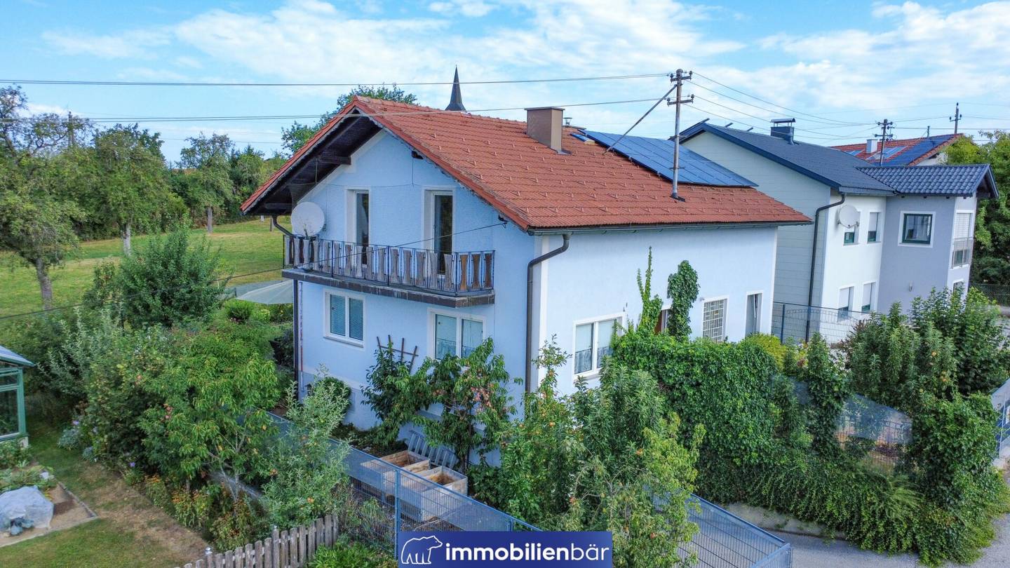 Idyllisches Einfamilienhaus mit weitläufigem Garten