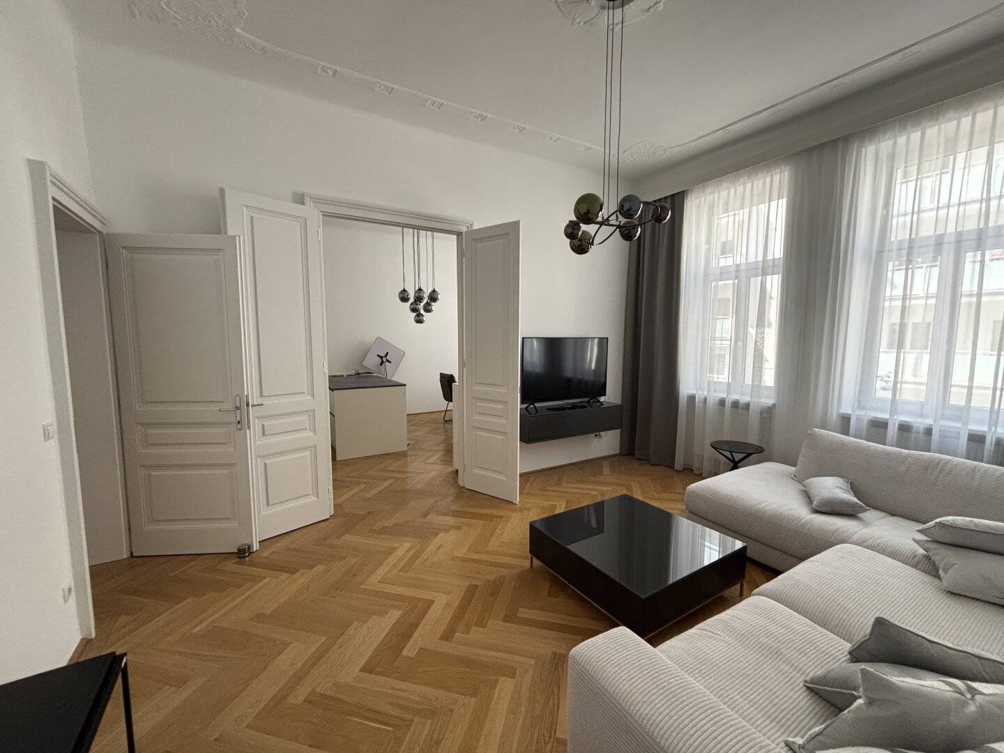 Very nice old building apartment in a quiet location - style house
