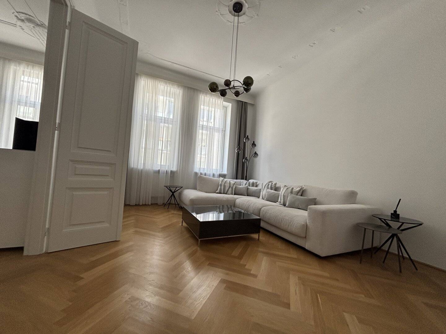Very nice old building apartment in a quiet location - style house