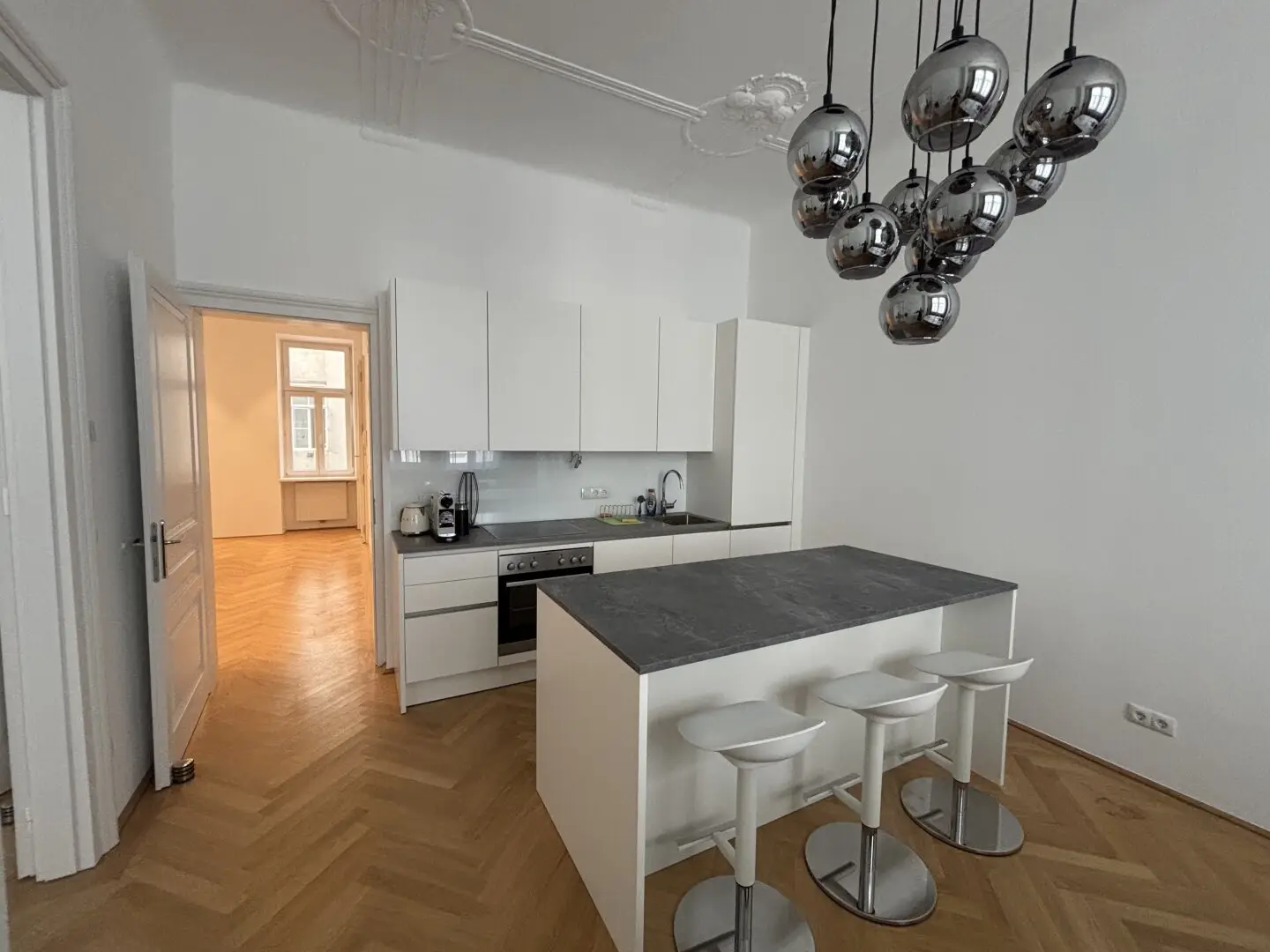 Sehr schöne Altbauwohnung in ruhiger Lage - Stilhaus!