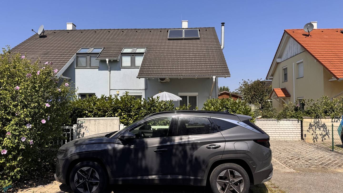 Doppelhaushälfte in Gramatneusiedl – 4 Zimmer, Klimaanlage, Solaranlage, Garten, Terrasse, Stellplatz!