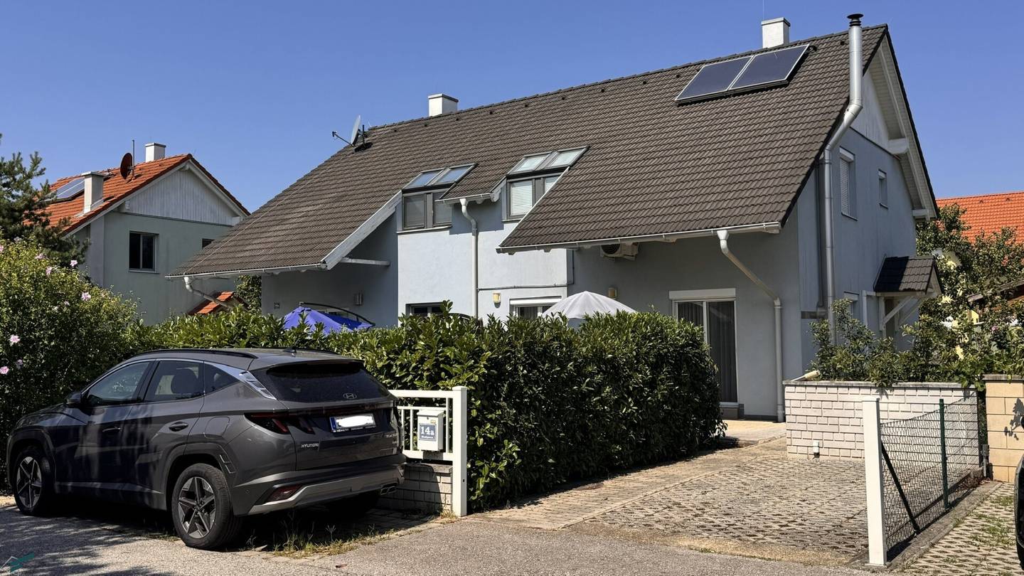 Doppelhaushälfte in Gramatneusiedl – 4 Zimmer, Klimaanlage, Solaranlage, Garten, Terrasse, Stellplatz!