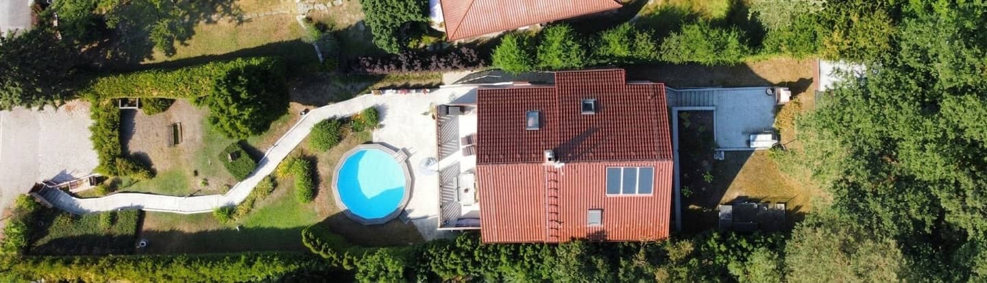 Top quiet location with magnificent distant view, 20 minutes from Vienna, 45 minutes to the Vienna State Opera