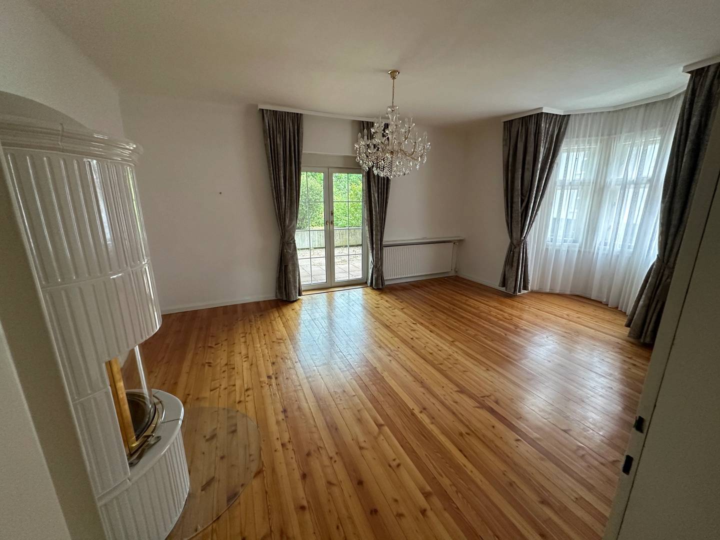 Stadtvilla zentral mit Doppelgarage und Garten Anlegerwohnung