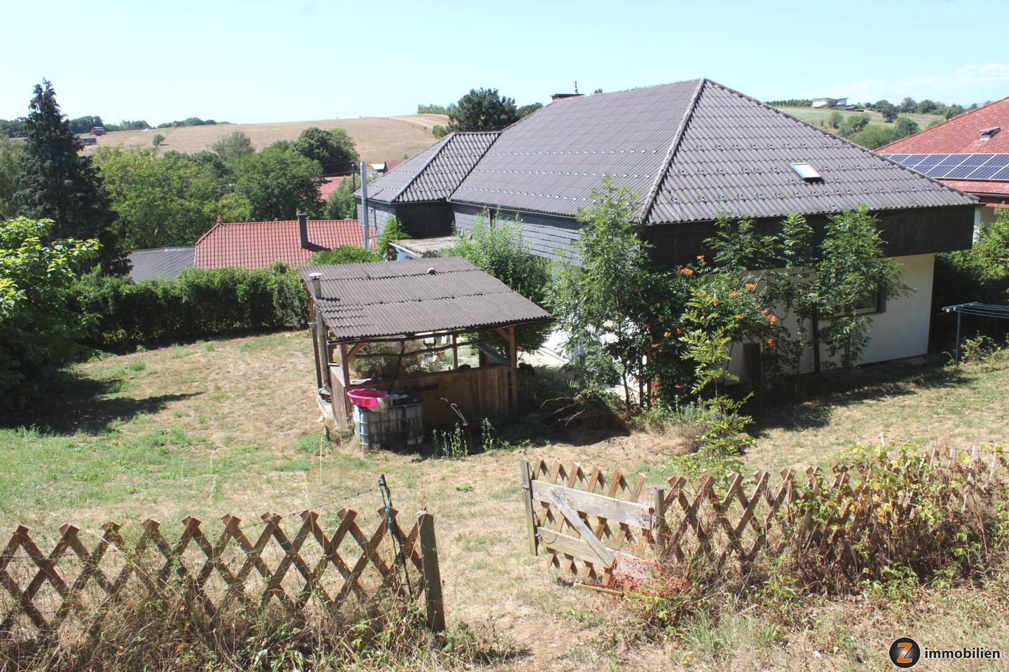 Oberschützen: Move-in ready house in a quiet location with a view