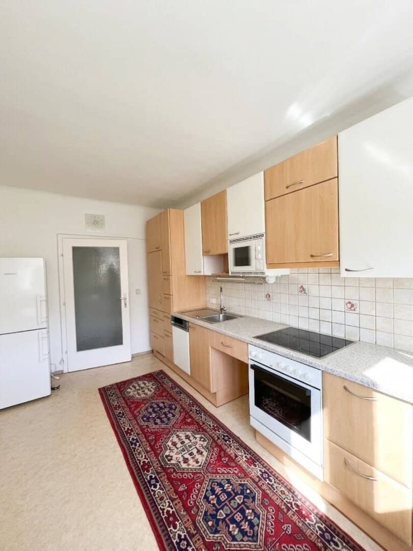 Charming 3-room apartment with loggia and balcony near Hilmteich
