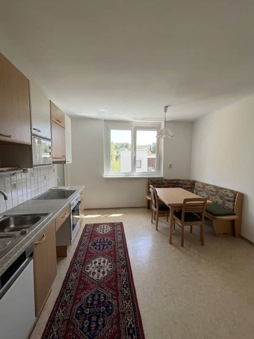 Charming 3-room apartment with loggia and balcony near Hilmteich