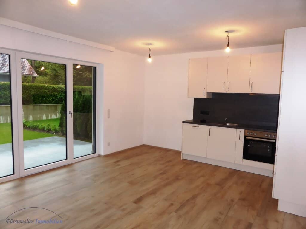 COMMISSION-FREE - RENT GLANEGG: Beautiful 54 m² 2-room garden apartment with approx. 60 m² southwest garden
