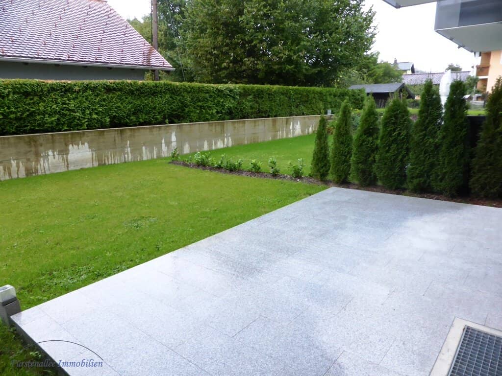 COMMISSION-FREE - RENT GLANEGG: Beautiful 54 m² 2-room garden apartment with approx. 60 m² southwest garden
