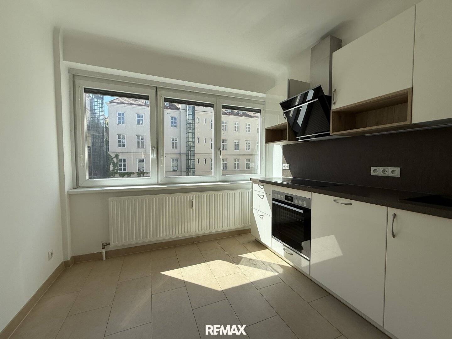 Attractive 4-room apartment in sought-after Josefstadt location