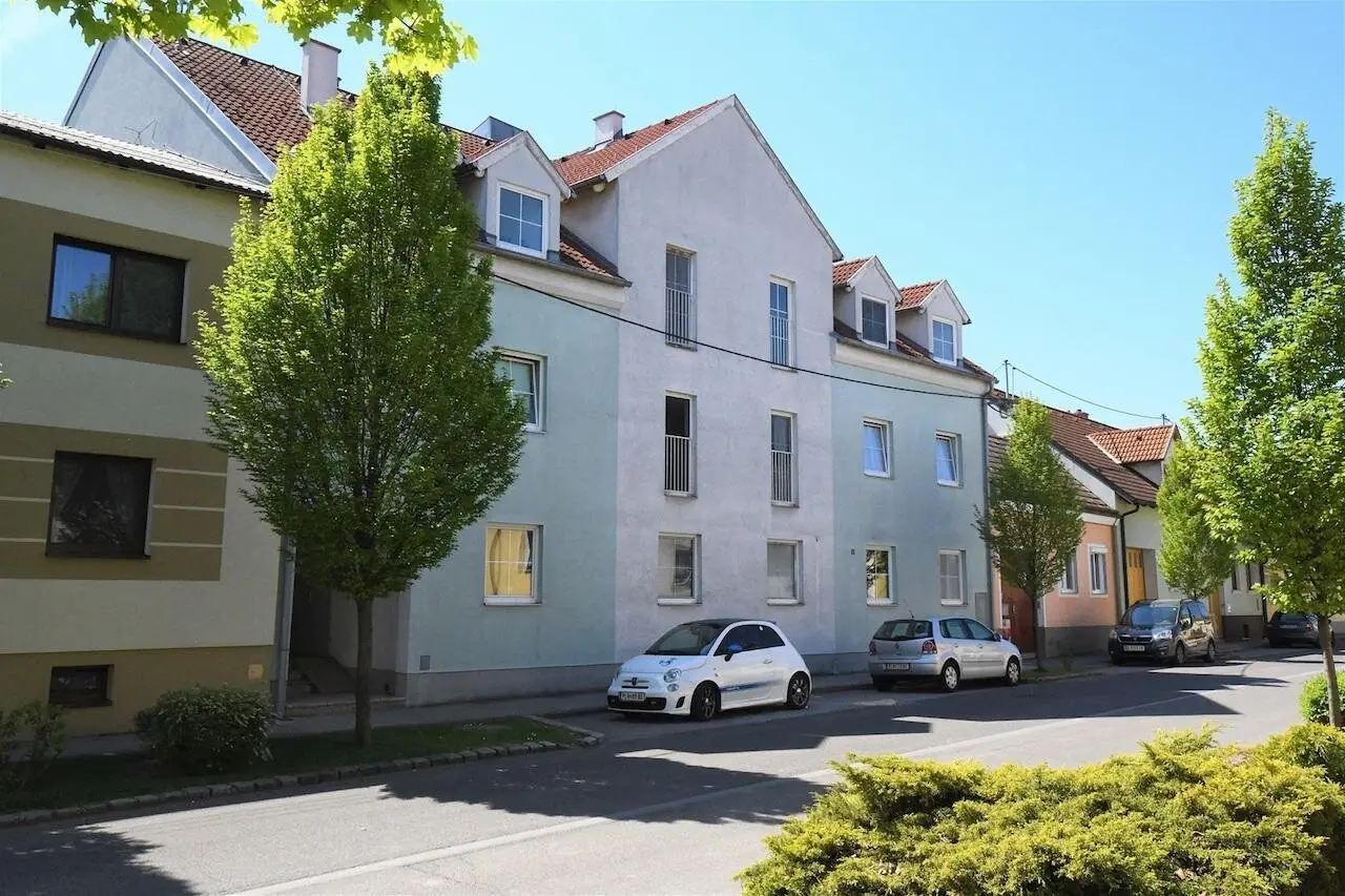 Bright 3-room apartment with south-facing balcony and parking space in Gallbrunn – comfort guaranteed!