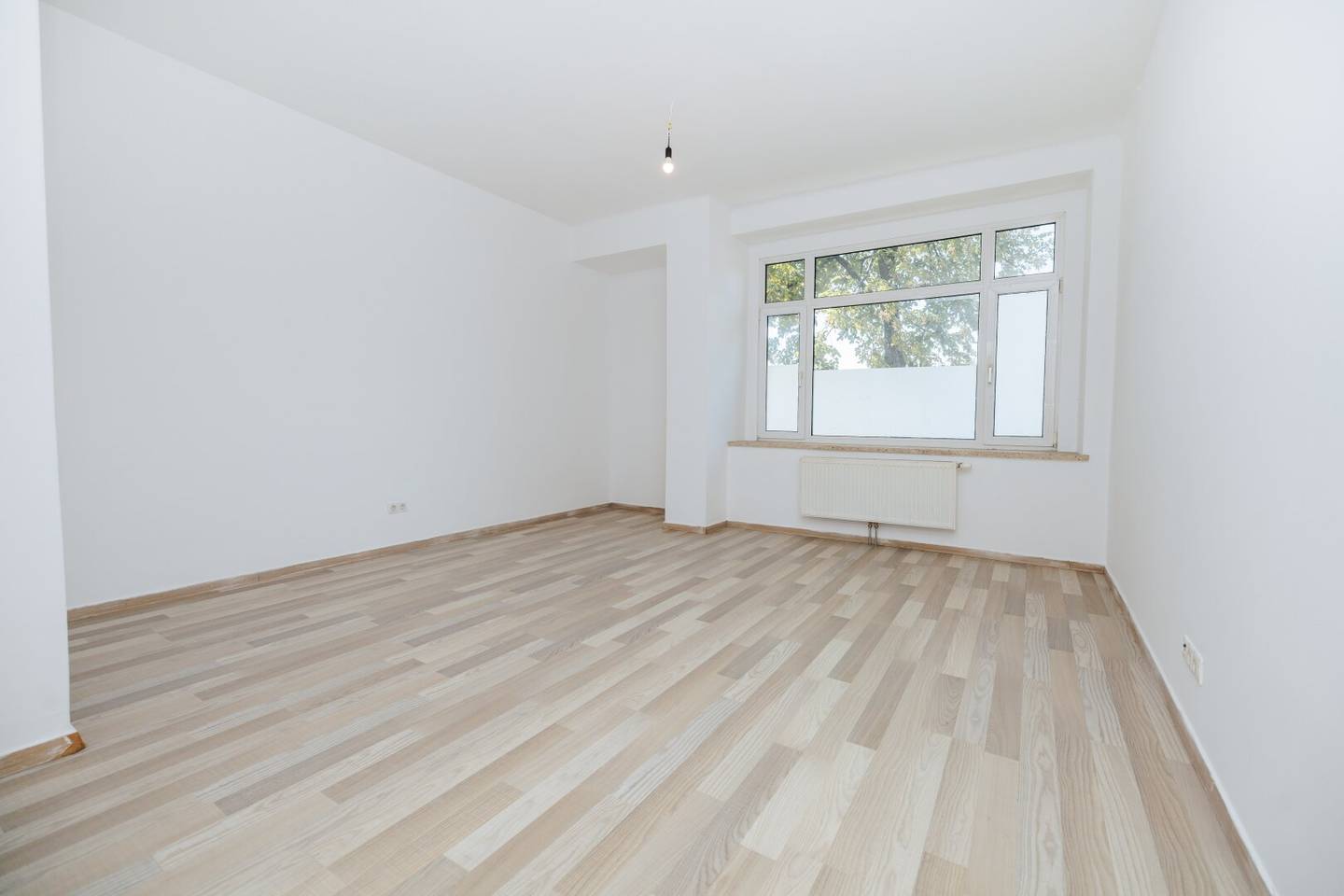 MAIN TRAIN STATION I 3 ROOMS I GROUND FLOOR I FLATSHARE SUITABLE I PETS ALLOWED I ELEVATOR I FITTED KITCHEN I CELLAR
