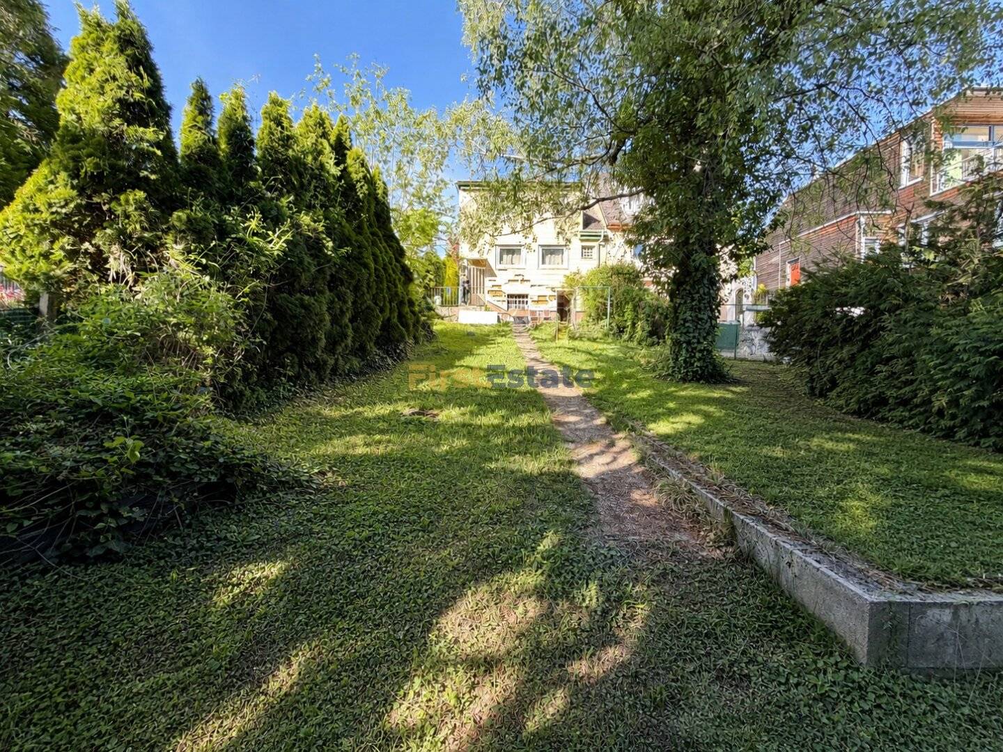 Sanierungsbedürftiges 5-Zimmer-Haus mit Garten am Wolfersberg – Grünruhelage in Wien-Penzing, Baurechtsgrund