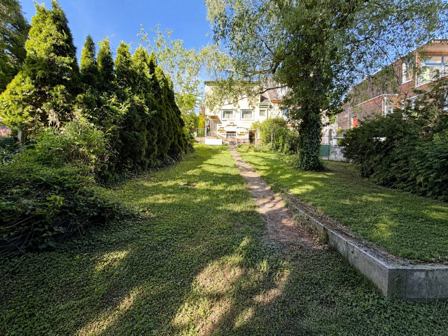 Renovation Required 5-Room House with Garden at Wolfersberg – Quiet Green Location in Vienna-Penzing, Leasehold Land