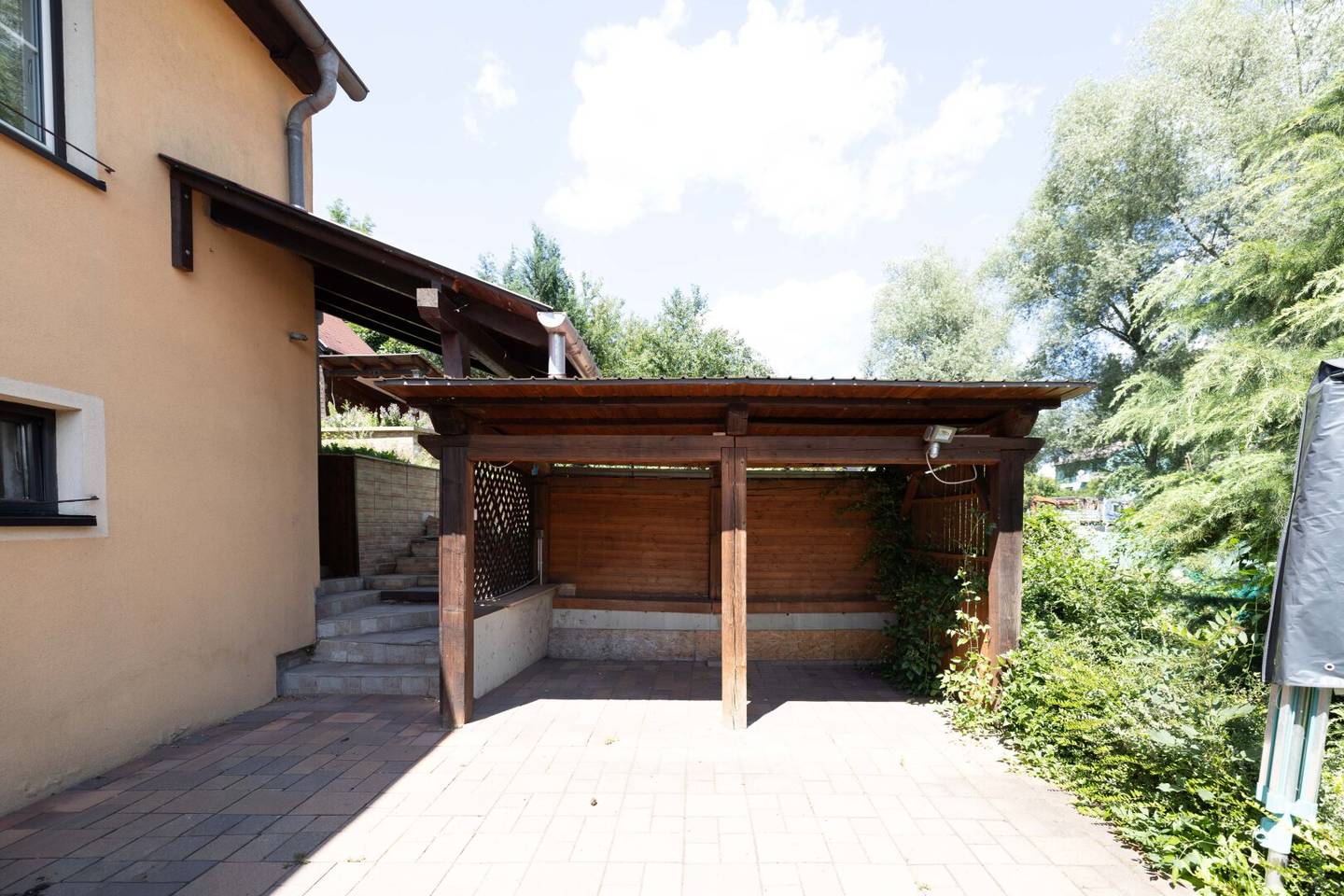 REIHENHAUS I GARTEN 381m² MIT KLEINEM GARTENTEICH I 2 BADEZIMMER I ÜBERDACHTER UNTERSTAND I PELLETSHEIZUNG I PROJEKT WOHNEN