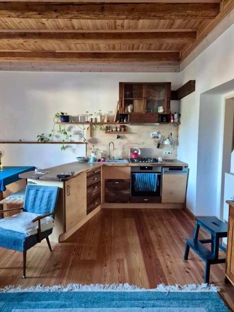 Traumhafte Grünlage in Geidorf: Liebevolle Wohnung mit Terrasse, Garten &amp; Parkplatz