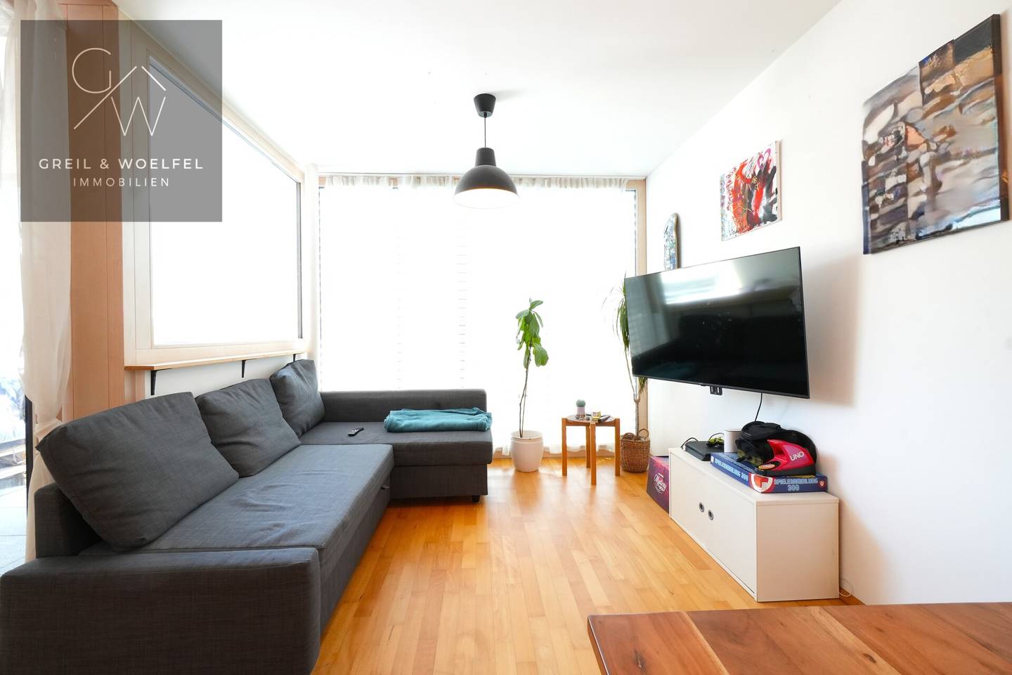Modernized Wohnung with balconies and good connections