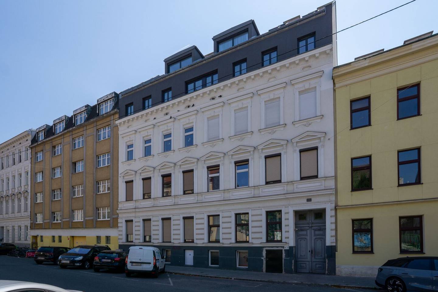Wohnen mit Blick auf die Gloriette – 252 m² Dachgeschoß, drei Ebenen, zwei Freiflächen