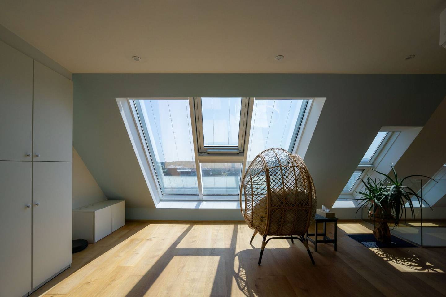 Wohnen mit Blick auf die Gloriette – 252 m² Dachgeschoß, drei Ebenen, zwei Freiflächen