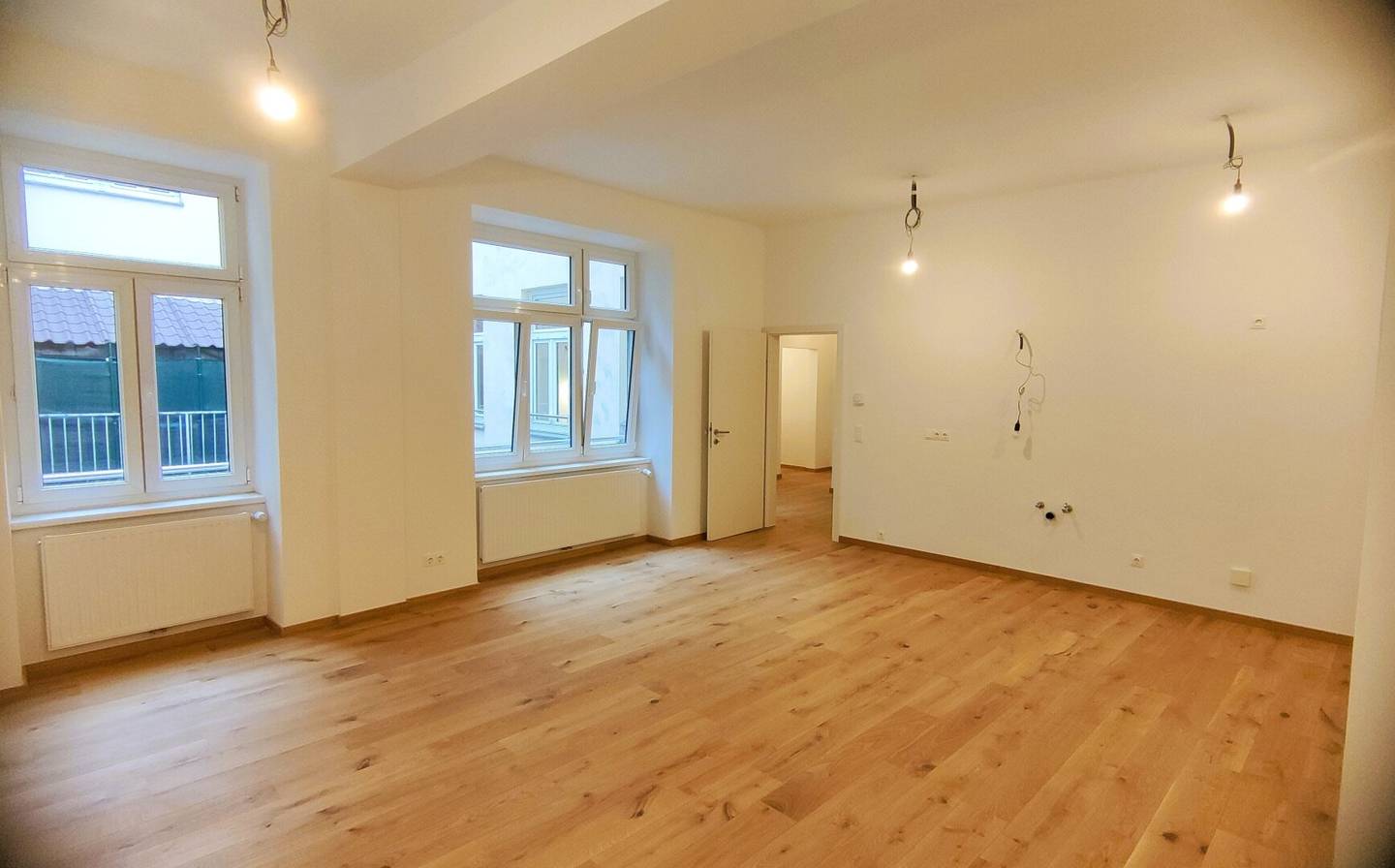 Erstbezug pur: Sanierte 2-Zimmer-Wohnung mit genehmigtem Balkon nahe Messe Wien