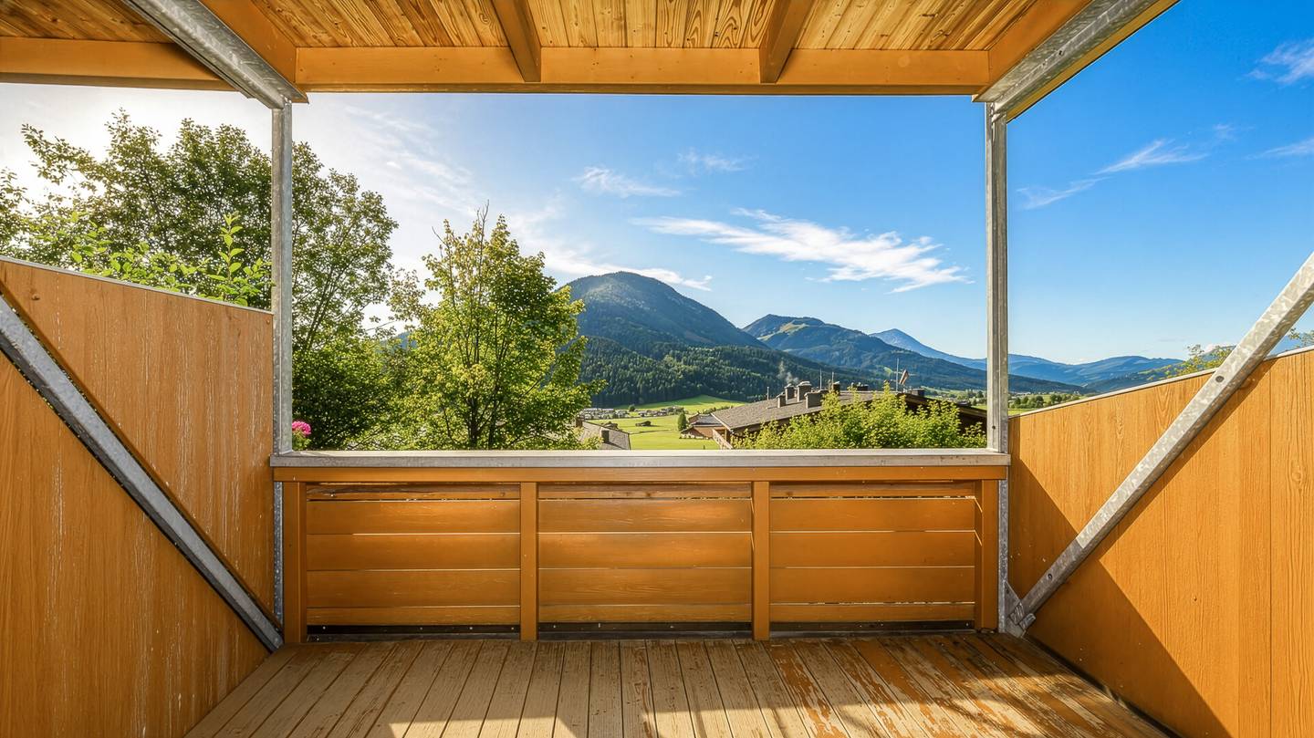Sunny apartment in quiet hillside location with open mountain view