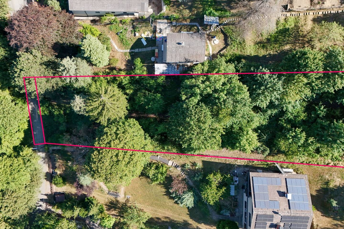 2.008 m² building plot with approved semi-detached house project in Augustinerwald