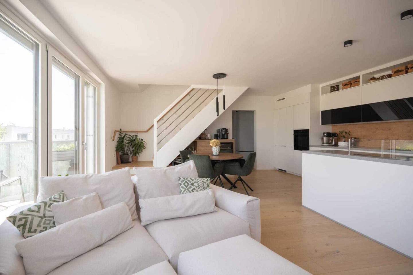 Holiday feeling | Roof terrace with pergola, garden and private access to the rooftop pool | Family-friendly complex | DAN kitchen l Underground parking