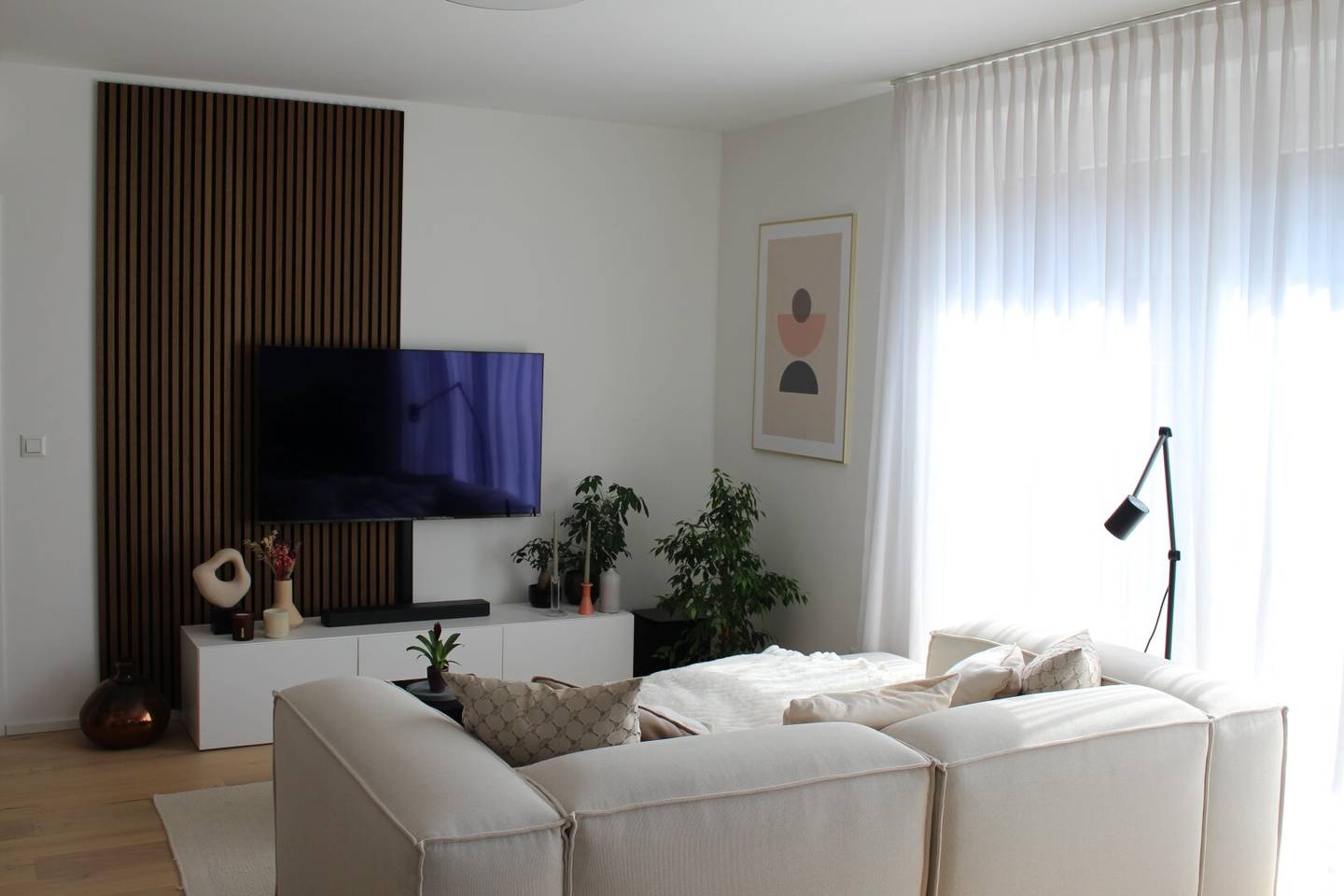 Moderne Wohnung mit Top-Ausstattung und Blick ins Grüne!!