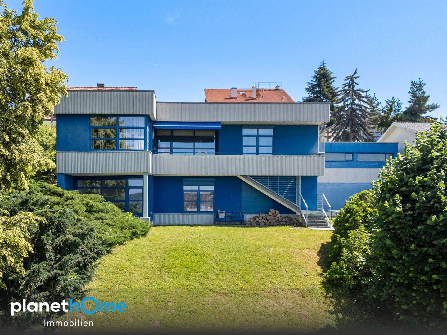 Bright family apartment with unobstructed distant view