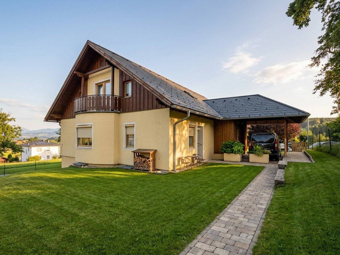Idyllic office with excellent transport connections