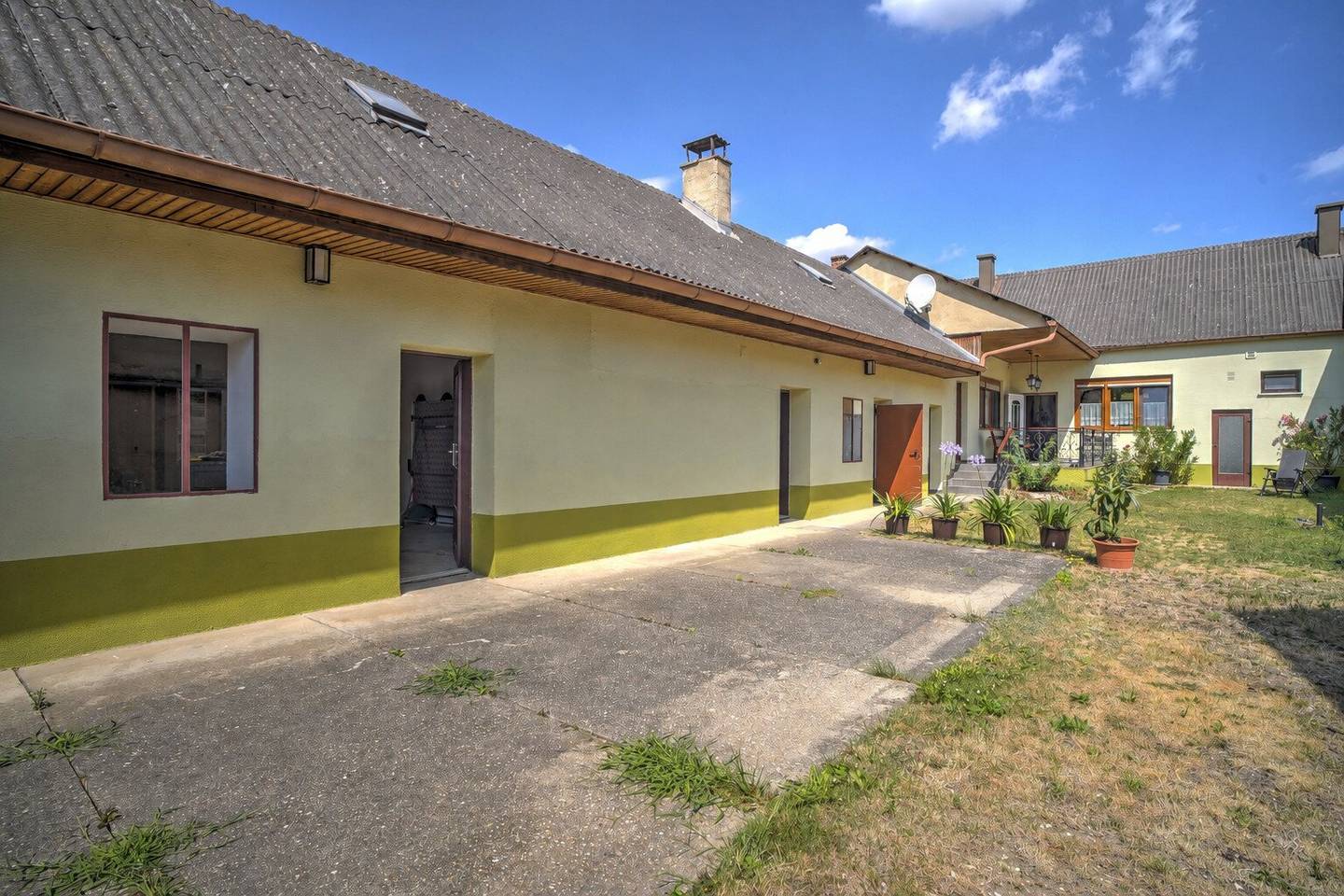 Gepflegtes Wohnhaus mit großzügigen Nebenflächen und vielfältigen Nutzungsmöglichkeiten im Burgenland!