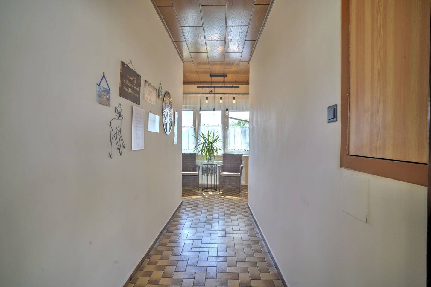 Gepflegtes Wohnhaus mit großzügigen Nebenflächen und vielfältigen Nutzungsmöglichkeiten im Burgenland!