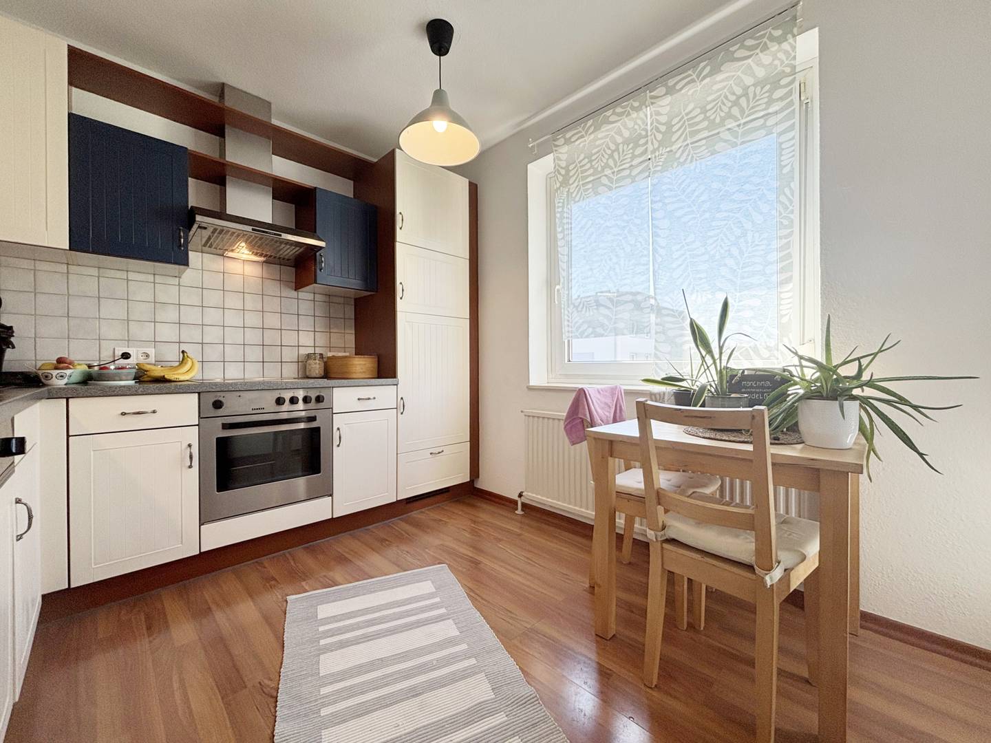 Großzügige Wohnung mit Loggia und eigenem Garagenstellplatz