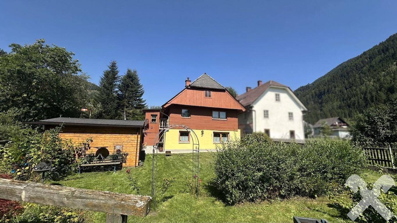 Familienwohnung in ruhiger Berglage mit Doppelgarage