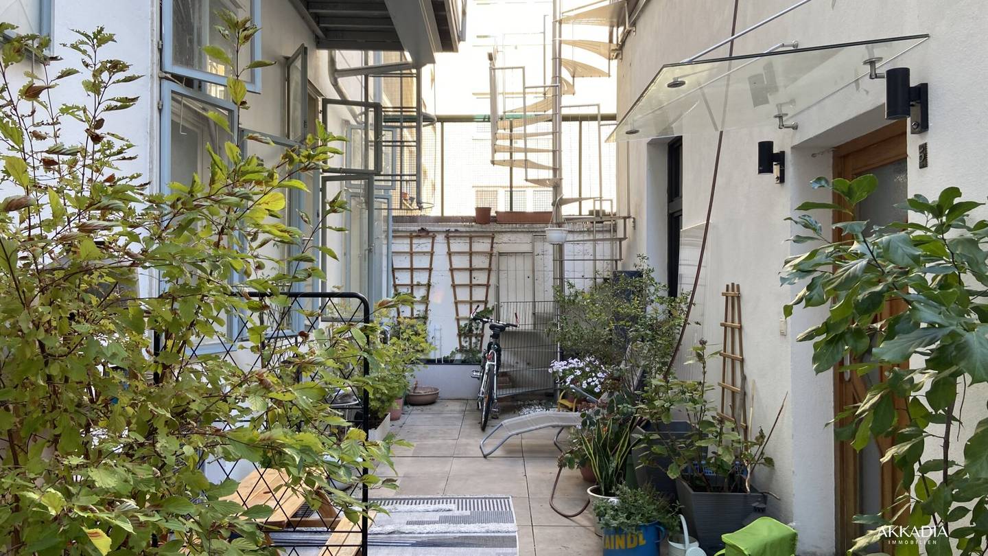 Compact old building apartment in Mariahilf – rented for a fixed term