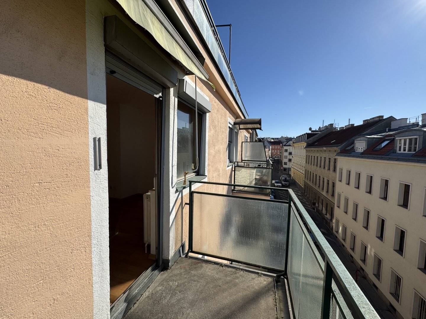 FREE RENT - SMART 1 ROOM + BALCONY NEAR MEIDLINGER MARKT + U6
