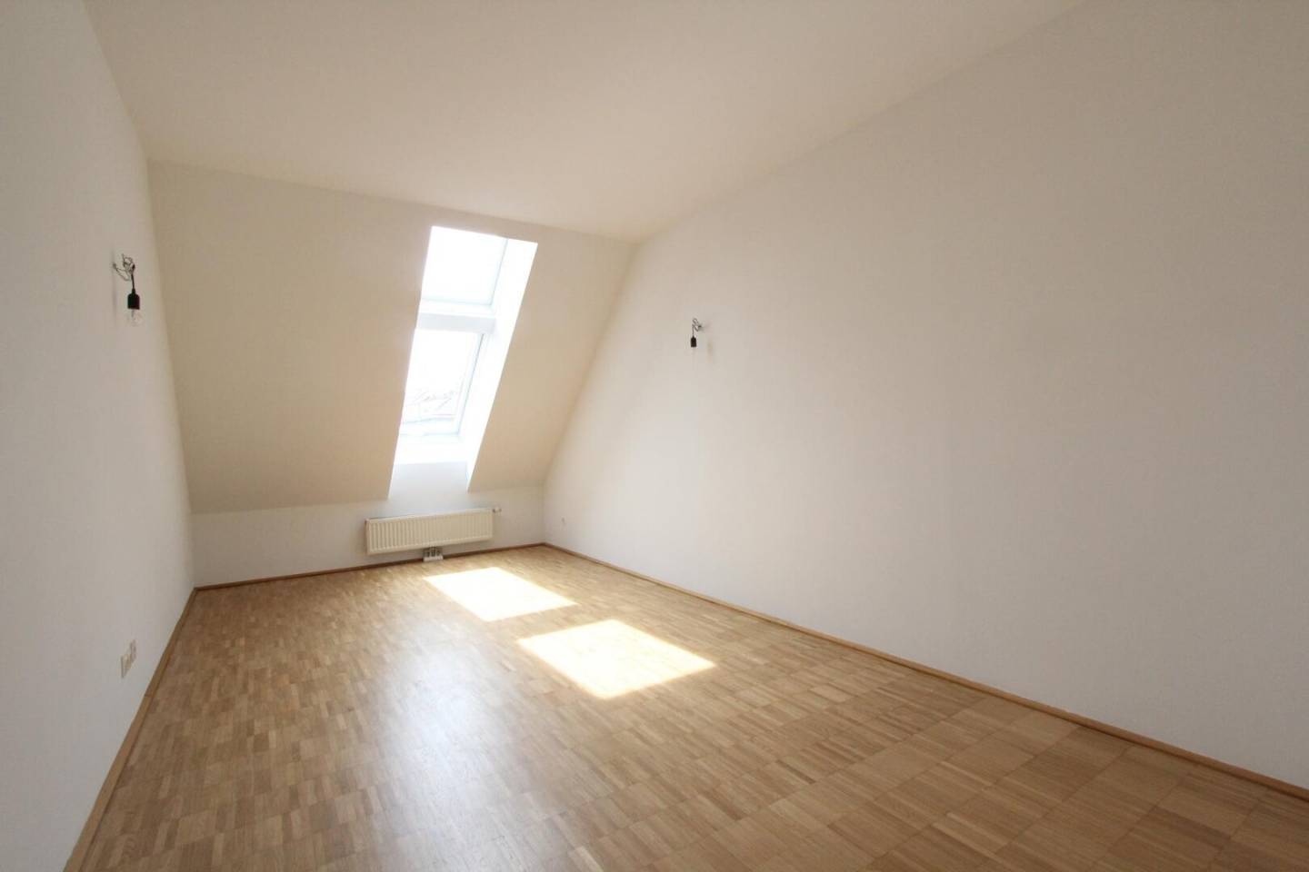SONNIGE-2-ZIMMER-WOHNUNG-IM-10-BEZIRK!