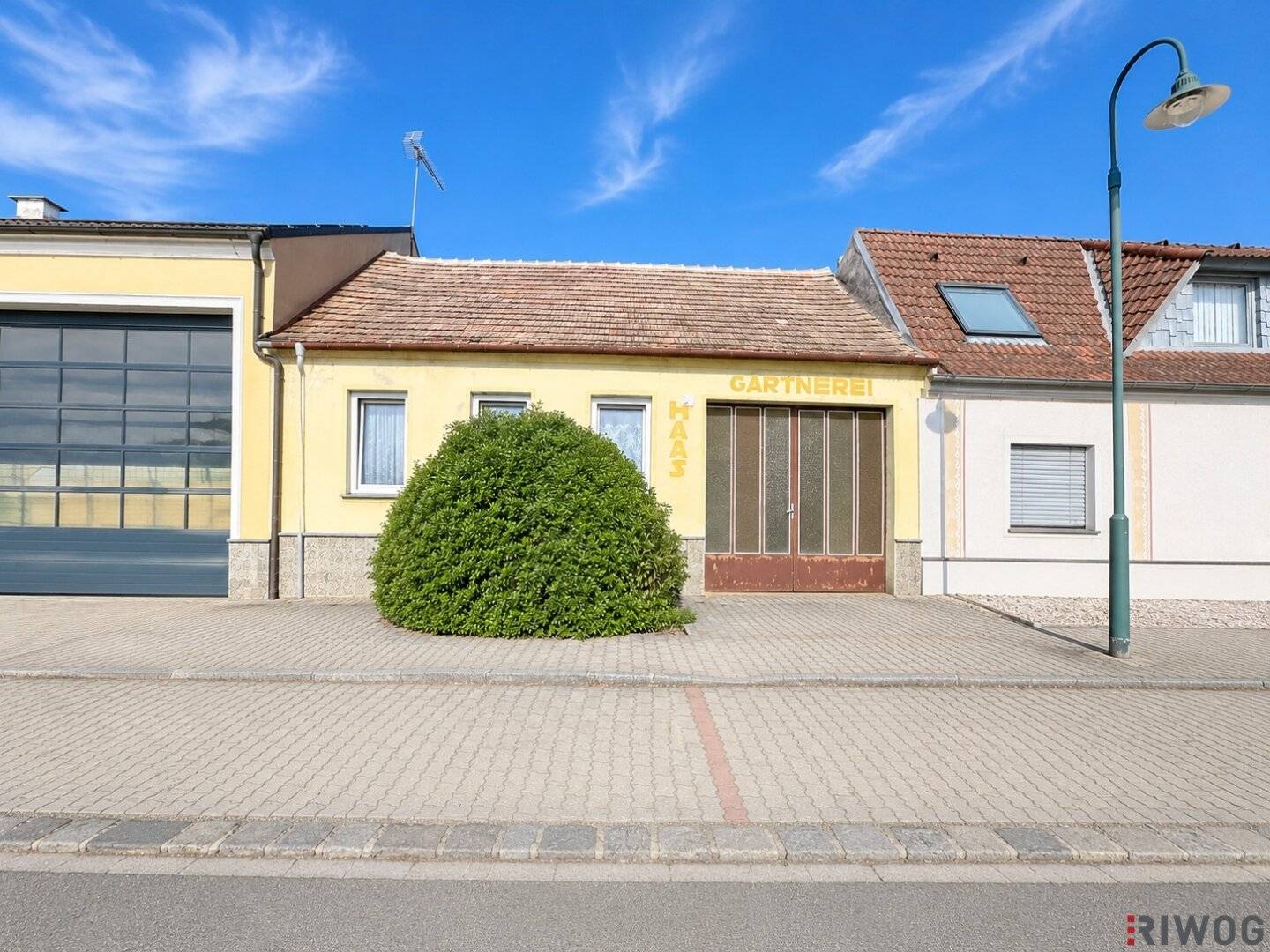 Ehemalige Gärtnerei mit 1.303 m² Grundfläche und vielfältigem Entwicklungspotenzial