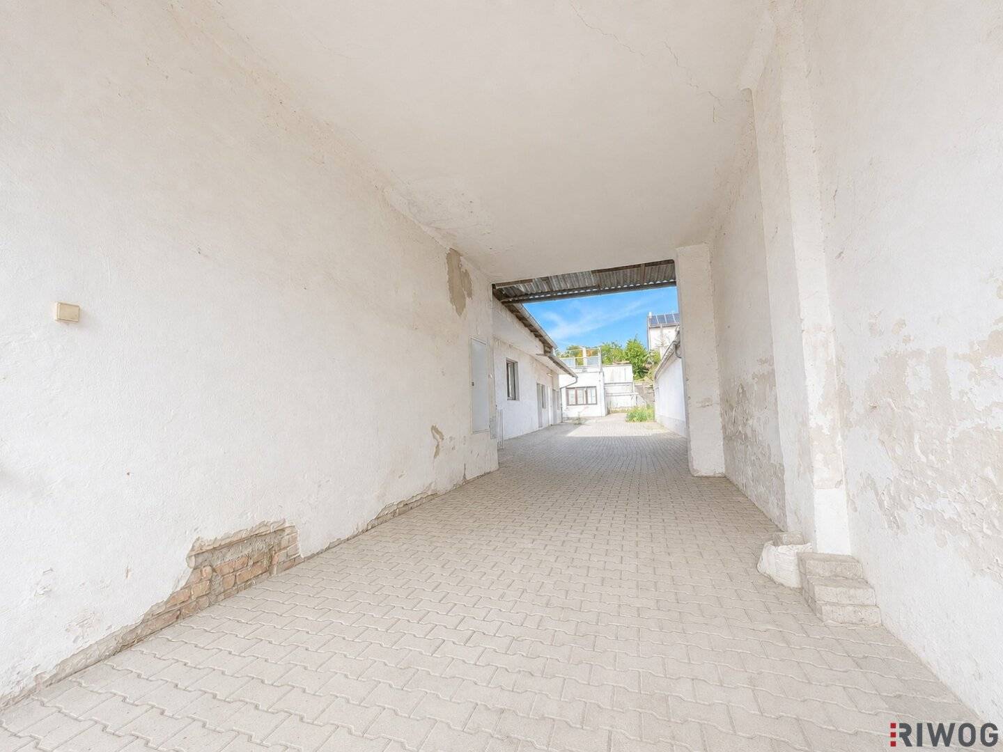 Ehemalige Gärtnerei mit 1.303 m² Grundfläche und vielfältigem Entwicklungspotenzial