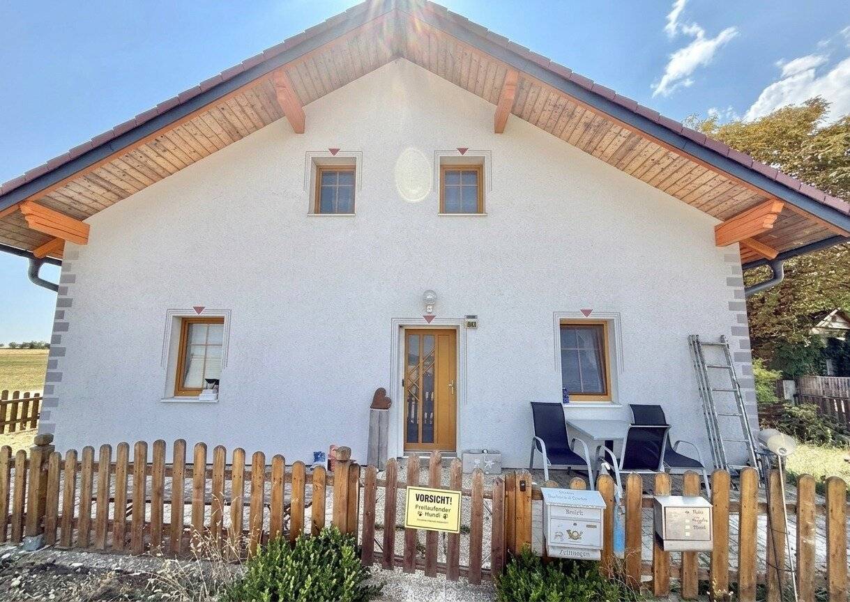 MEHR PLATZ FÜRS LEBEN | Großzügiges Bauernhaus | 3 Wohneinheiten | Teilsaniert | Garten | Terrasse | 4 Garagen