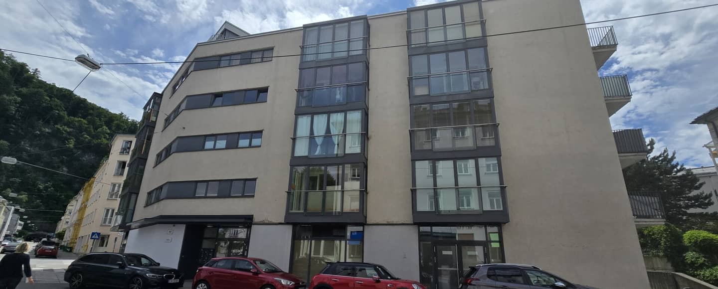 Salzburg Andräviertel - charming 2 room apartment - wintergarden - living area approx. 51 m²