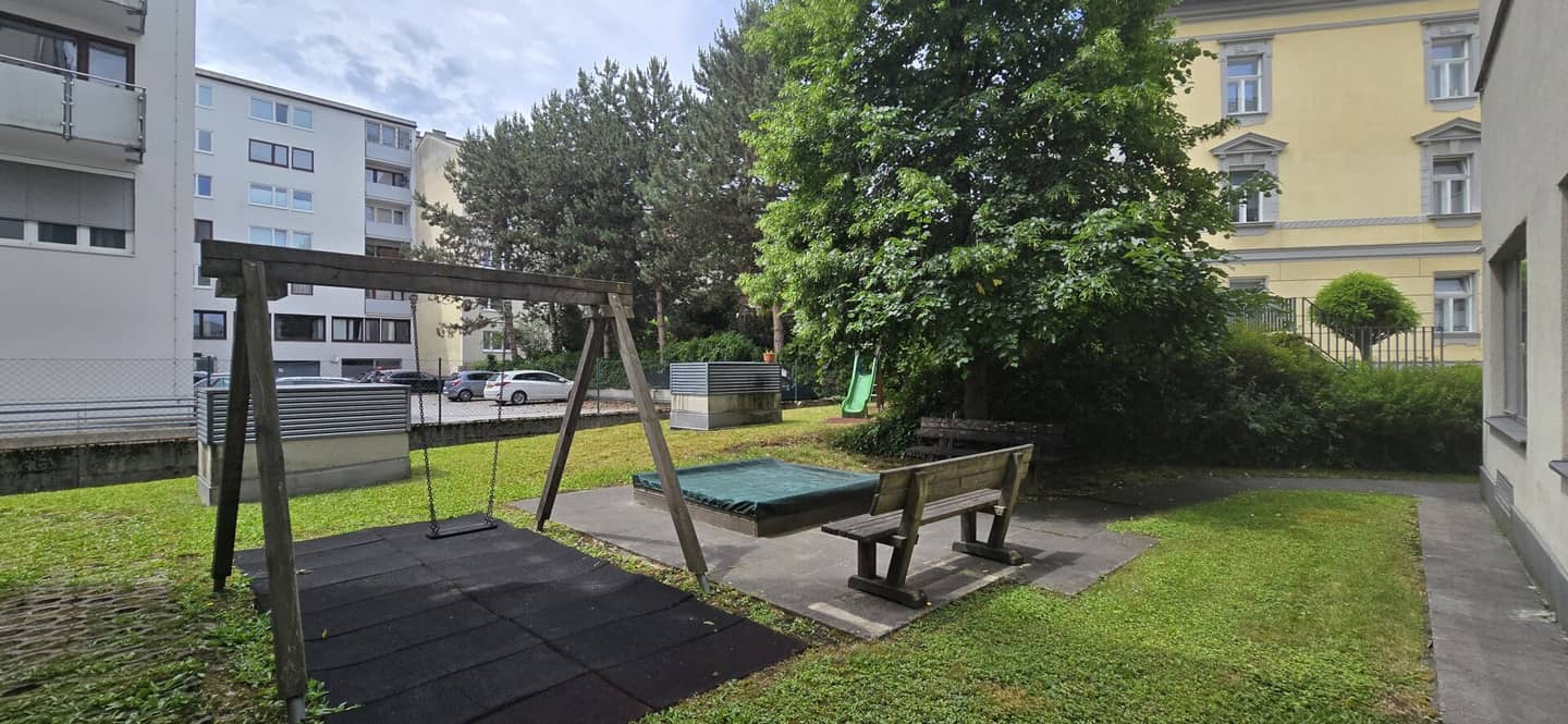 Salzburg Andräviertel - charming 2 room apartment - wintergarden - living area approx. 51 m²