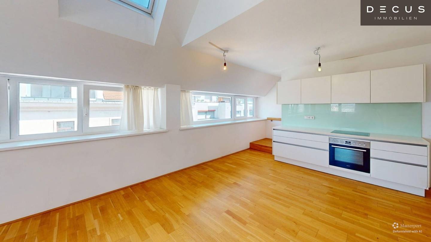 NEAR CENTRAL STATION | AIR CONDITIONED | ROOFTOP TERRACE | MAISONETTE