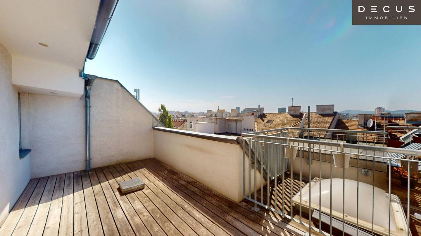 NEAR CENTRAL STATION | AIR CONDITIONED | ROOFTOP TERRACE | MAISONETTE