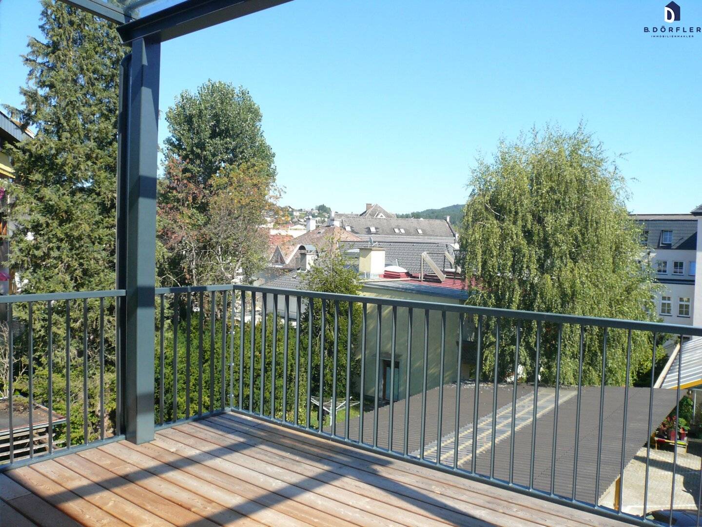High-quality terrace rental apartment in architect-designed house
