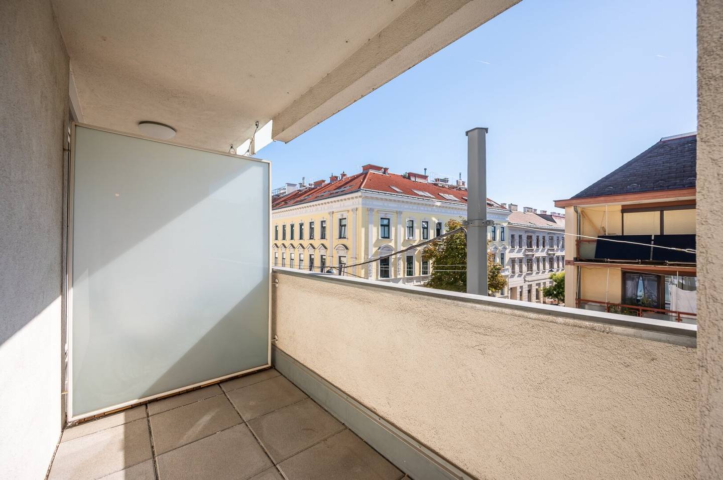 2-room new build apartment with balcony and underground parking space in prime location