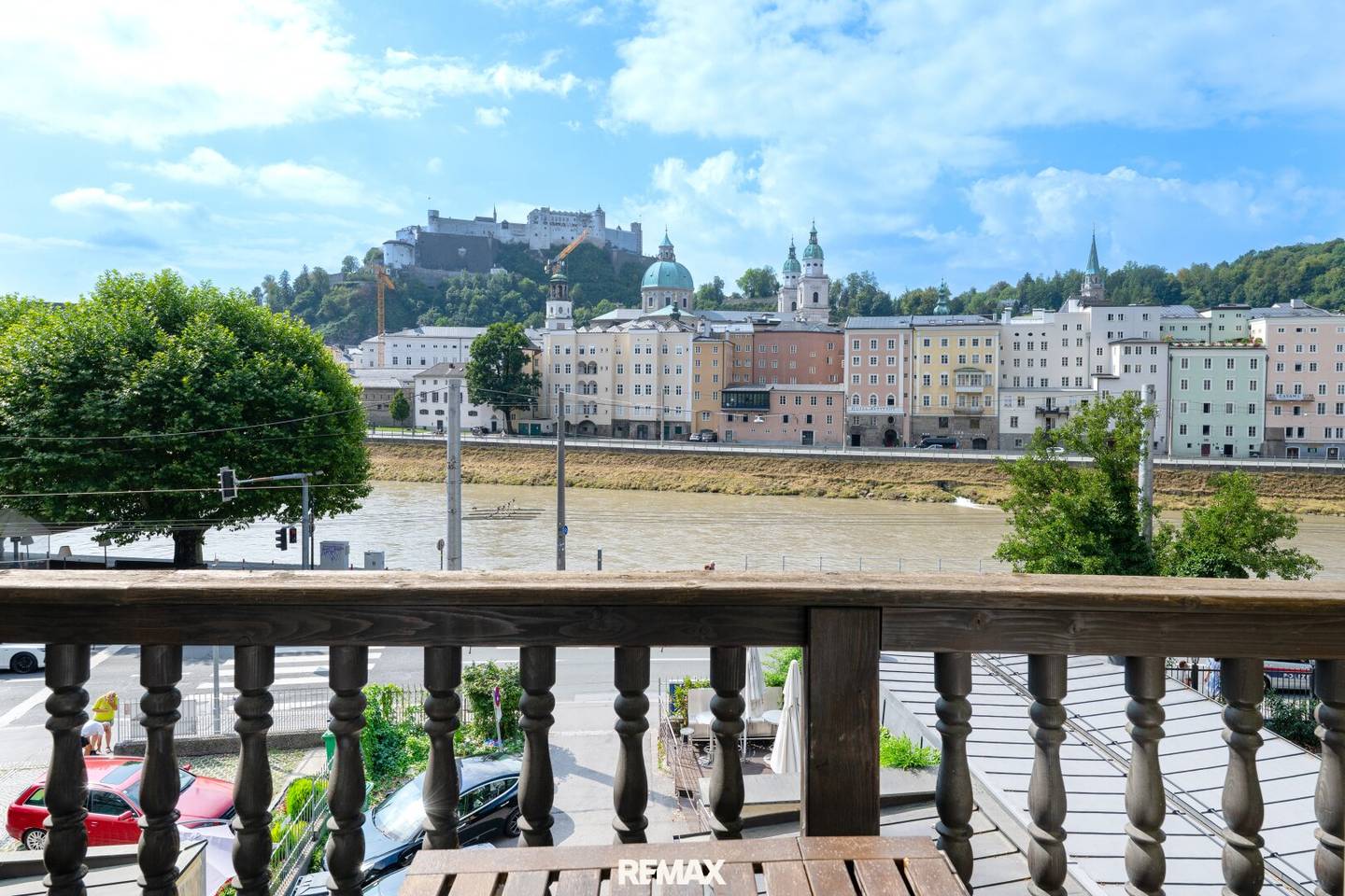 Salzburg in View: 2-room apartment with balcony and direct view of the fortress